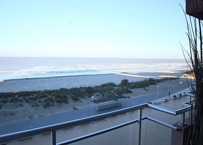 Near Marina דירה *